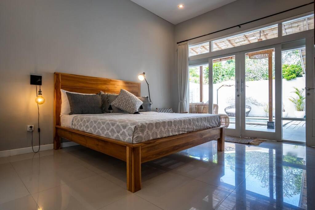 Spacious Two Bedroom Modern Tropical Villa Sanur (Bali)