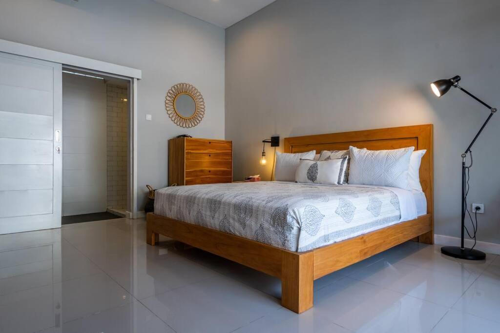 Villa Spacious Two Bedroom Modern Tropical Sanur (Bali)