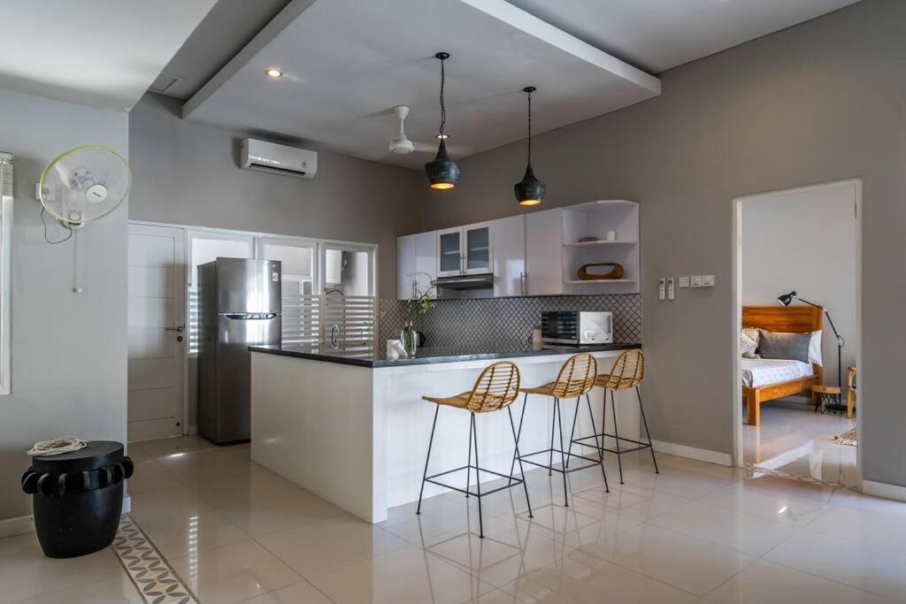 Spacious Two Bedroom Modern Tropical * Sanur (Bali)