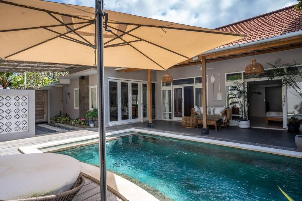 Spacious Two Bedroom Modern Tropical Villa Sanur (Bali)